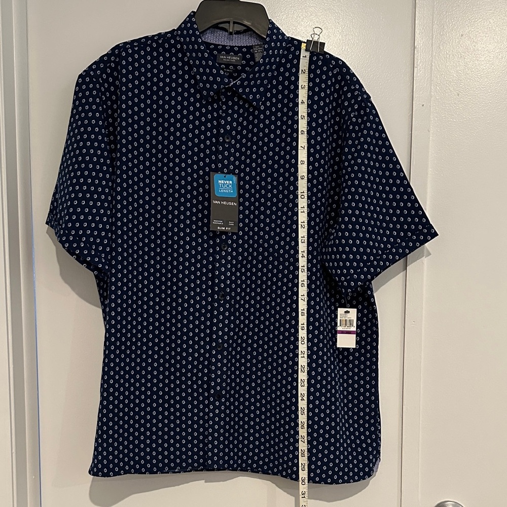 NWT Van Heusen Mens - XXL Never Tuck Navy Blue Patterned Shirt - Picture 2 of 7